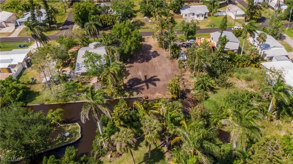 67 Oak Street North Fort Myers FL 33903