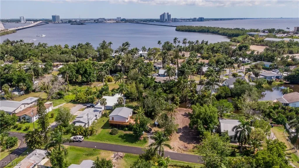 67 Oak Street North Fort Myers FL 33903