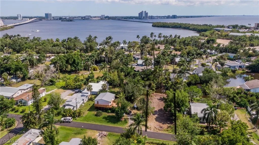 67 Oak Street North Fort Myers FL 33903