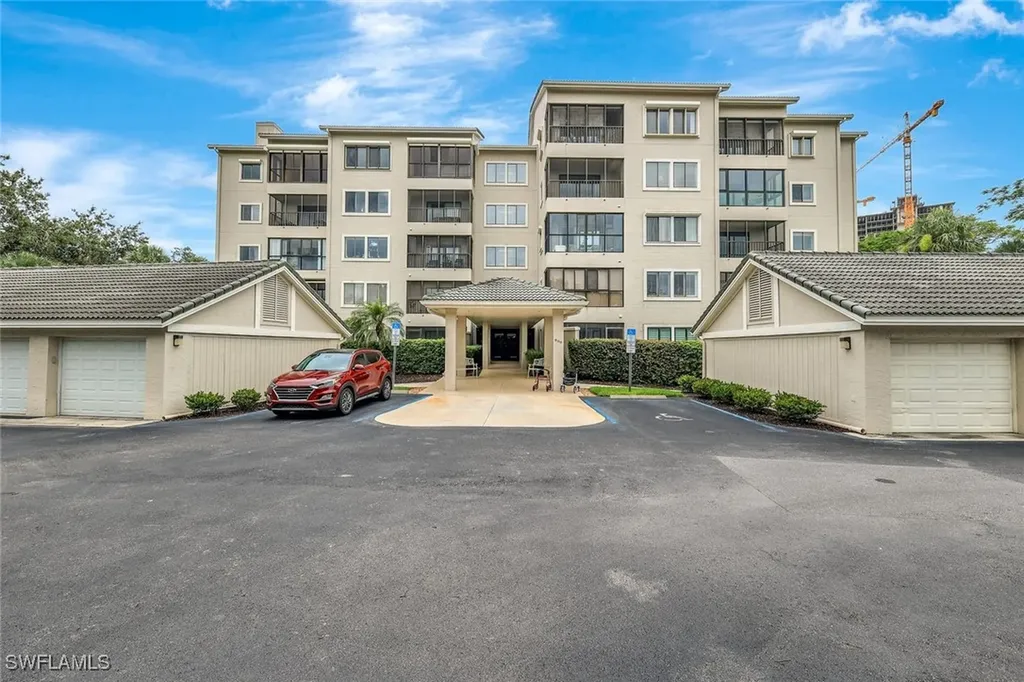 900 Arbor Lake Drive Naples FL 34110