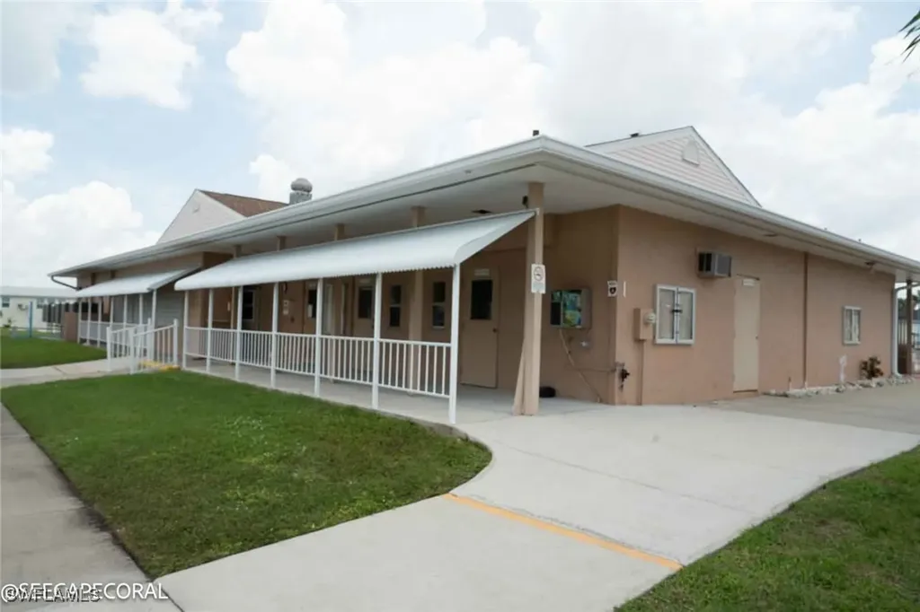 19681 #328 Summerlin Road Fort Myers FL 33908