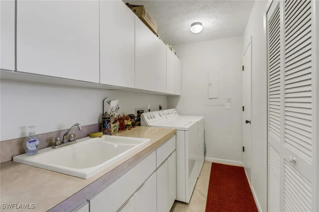 4015 SE 20th Place Cape Coral FL 33904