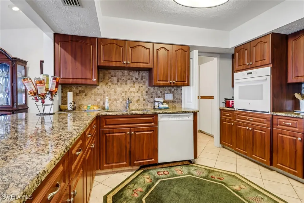 4015 SE 20th Place Cape Coral FL 33904
