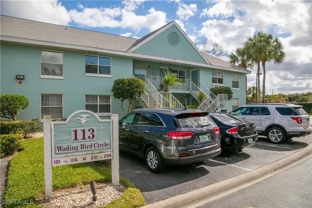 113 Wading Bird Circle Naples FL 34110