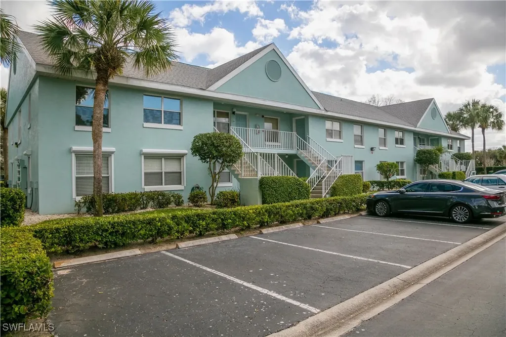 113 Wading Bird Circle Naples FL 34110