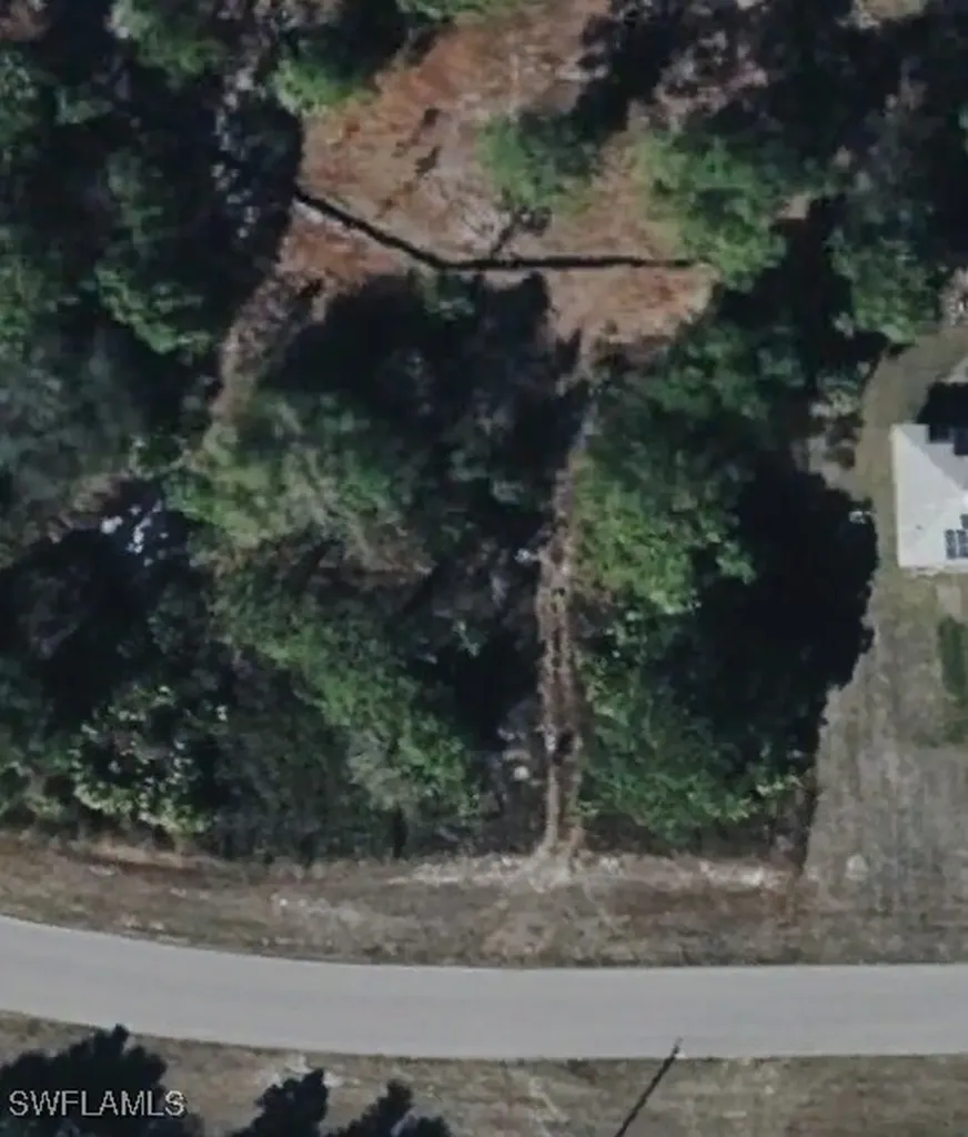 5044 SE Tradewinds Circle Labelle FL 33935