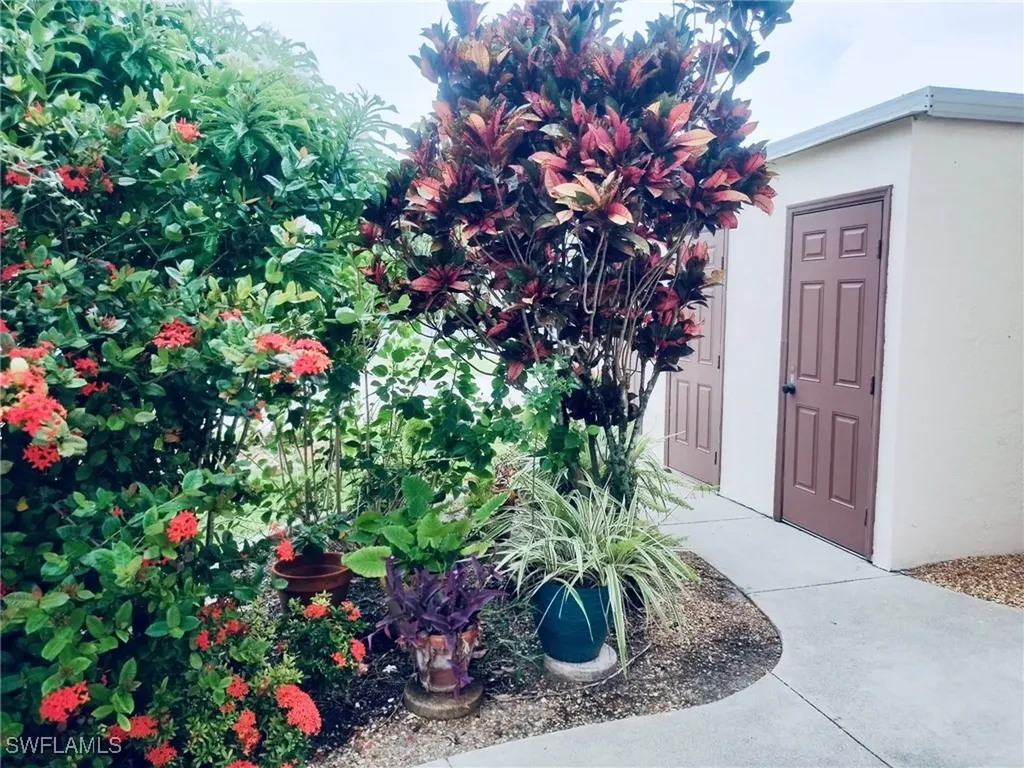 3720 SE 10th Avenue Cape Coral FL 33904