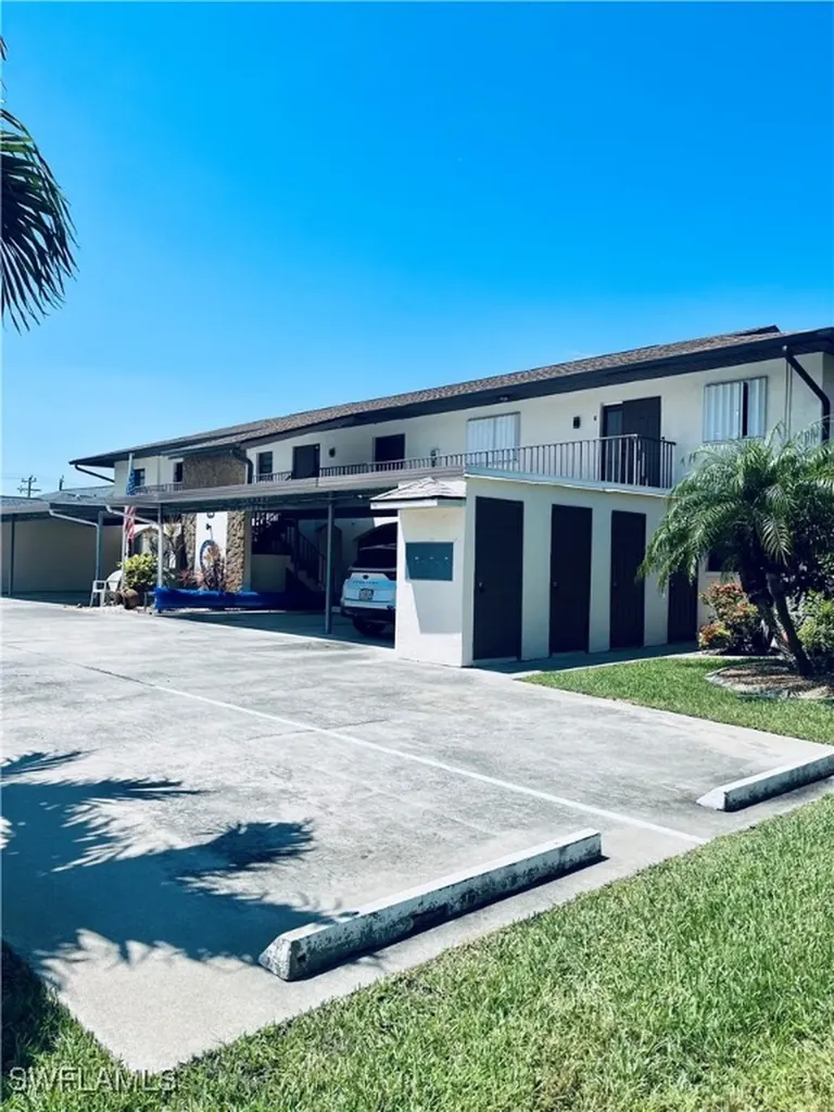 3720 SE 10th Avenue Cape Coral FL 33904