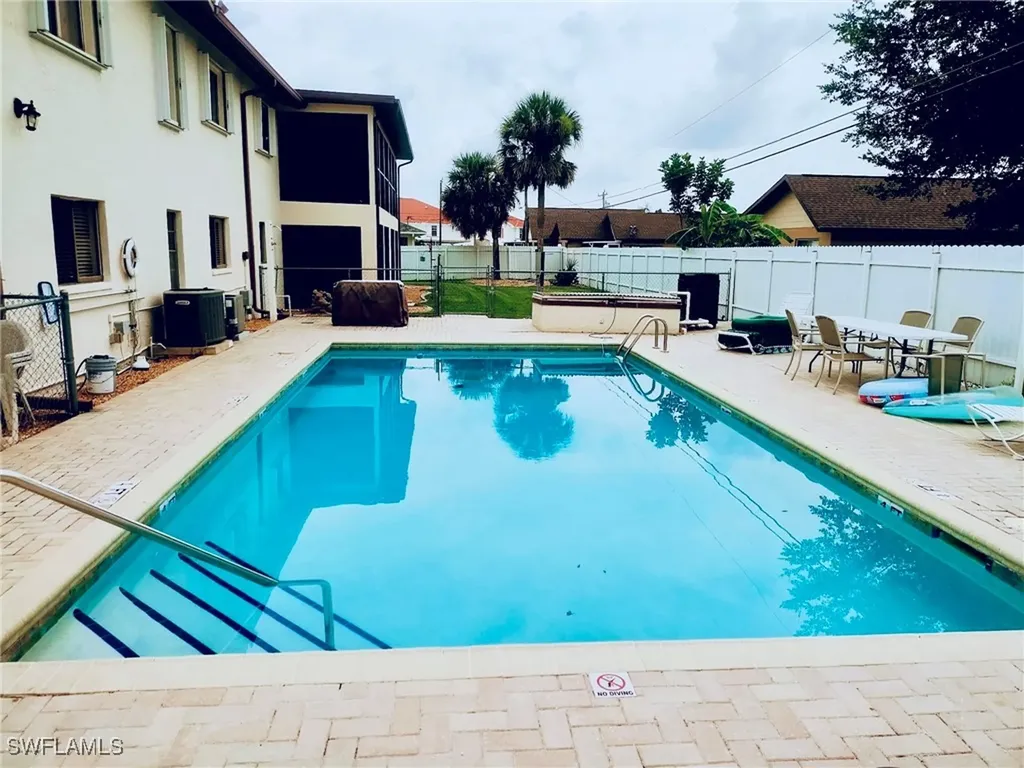 3720 SE 10th Avenue Cape Coral FL 33904