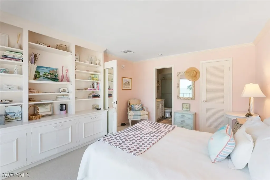 2011 Gulf Shore Boulevard N Naples FL 34102