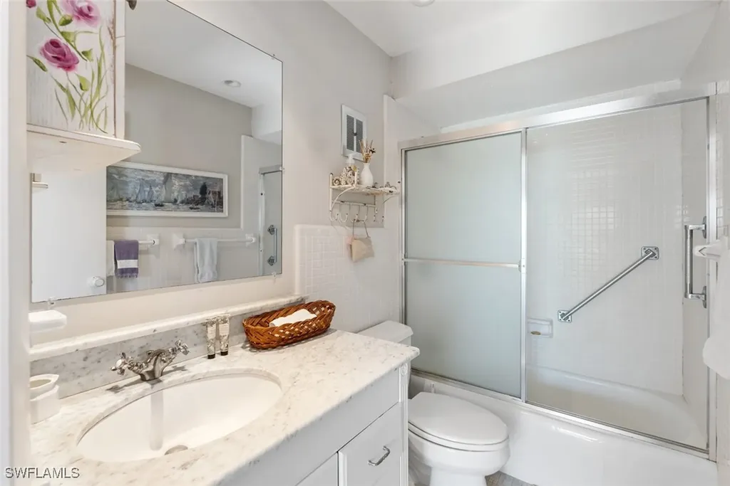 2011 Gulf Shore Boulevard N Naples FL 34102