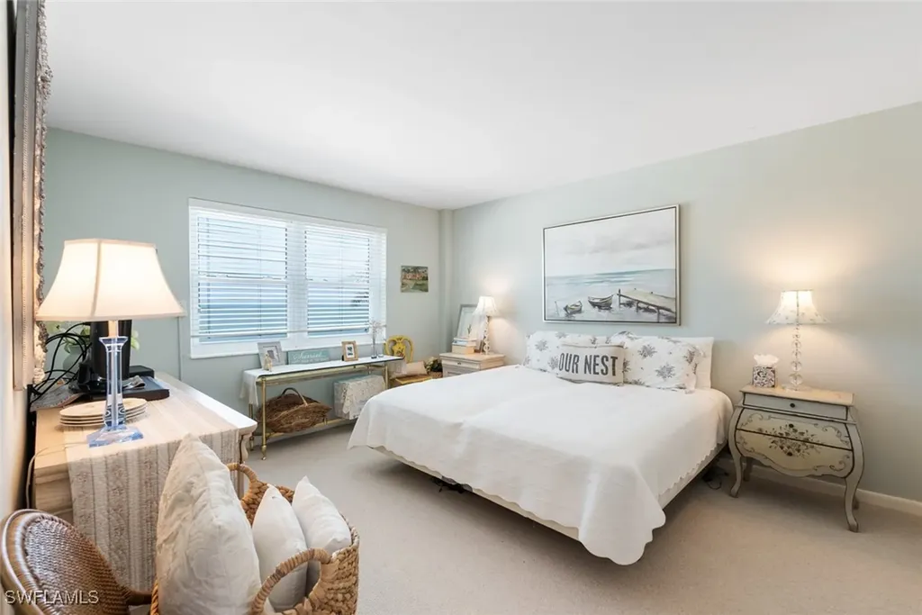 2011 Gulf Shore Boulevard N Naples FL 34102