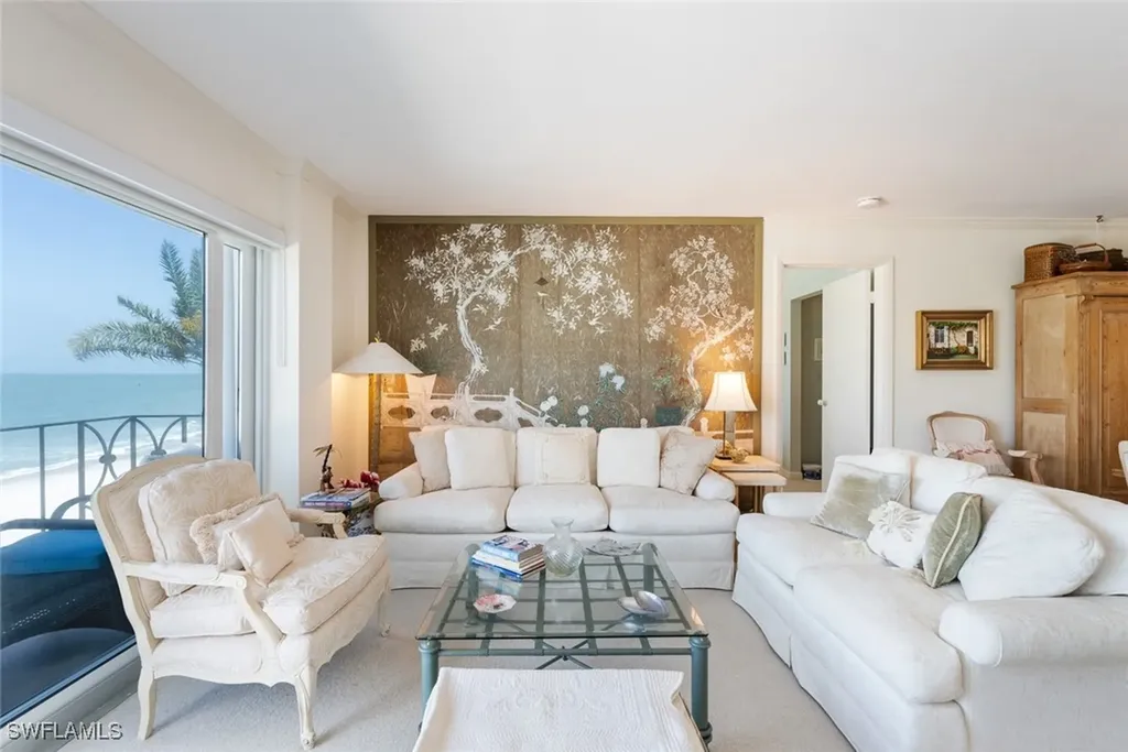 2011 Gulf Shore Boulevard N Naples FL 34102