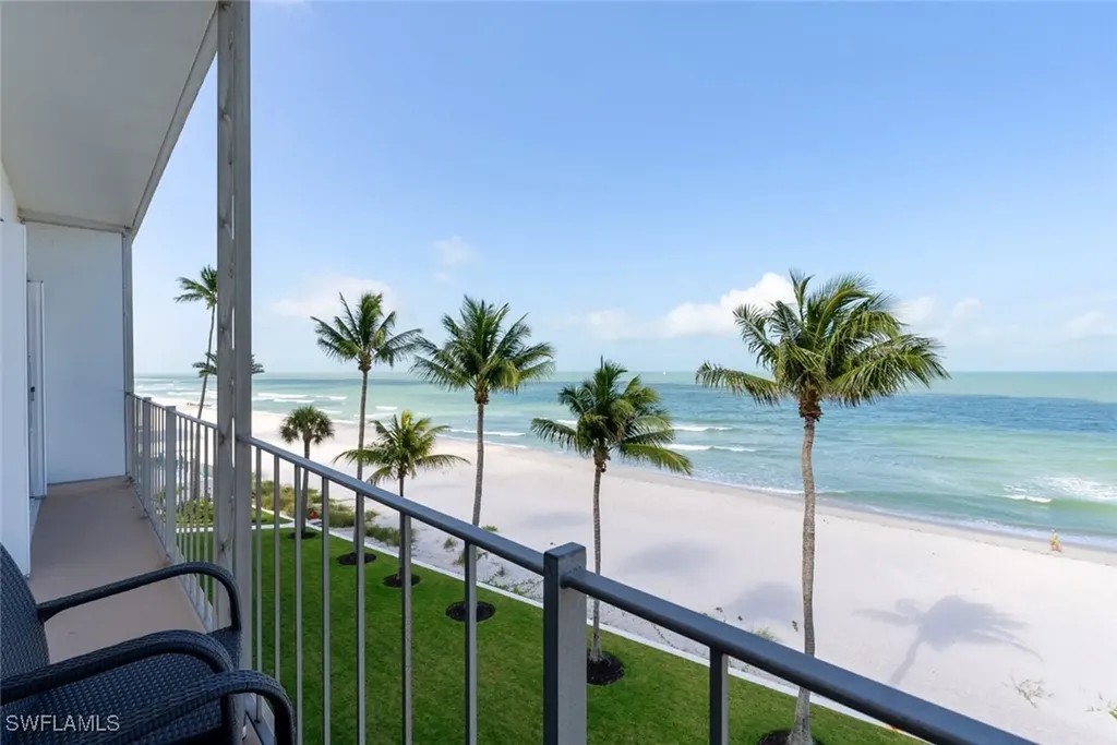 2011 Gulf Shore Boulevard N Naples FL 34102