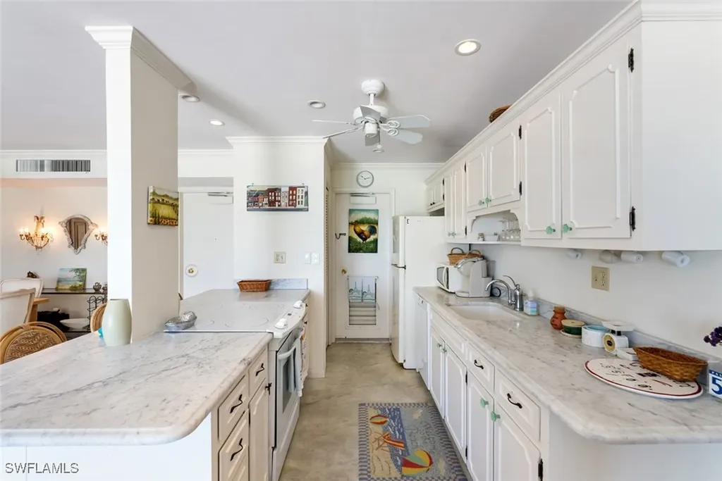 2011 Gulf Shore Boulevard N Naples FL 34102