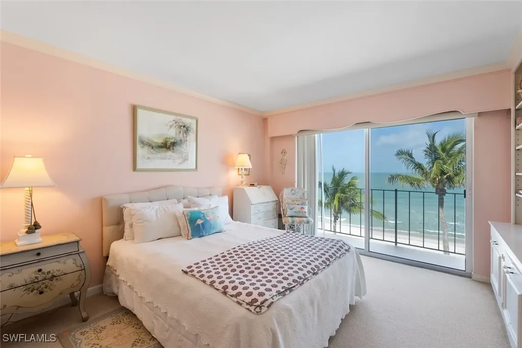 2011 Gulf Shore Boulevard N Naples FL 34102