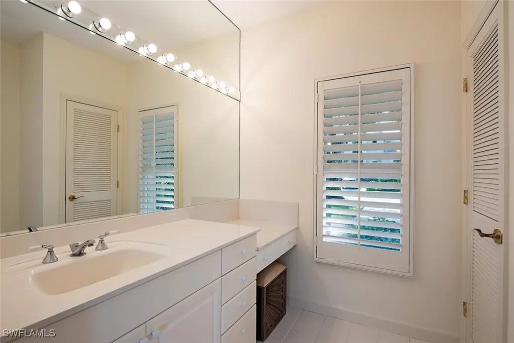 369 2nd Avenue N Naples FL 34102
