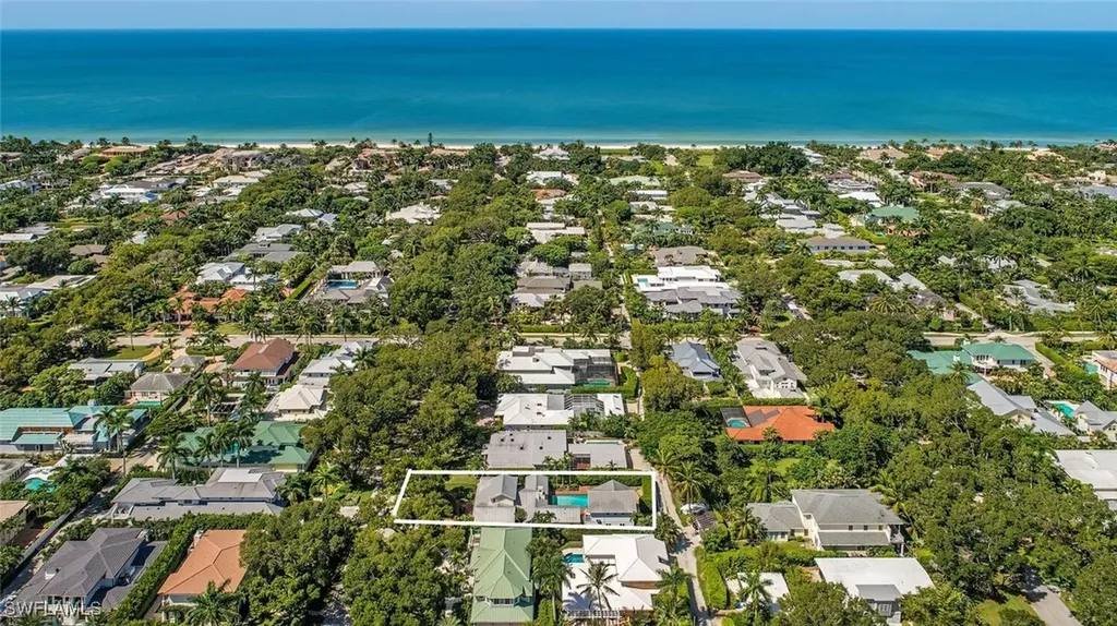 369 2nd Avenue N Naples FL 34102