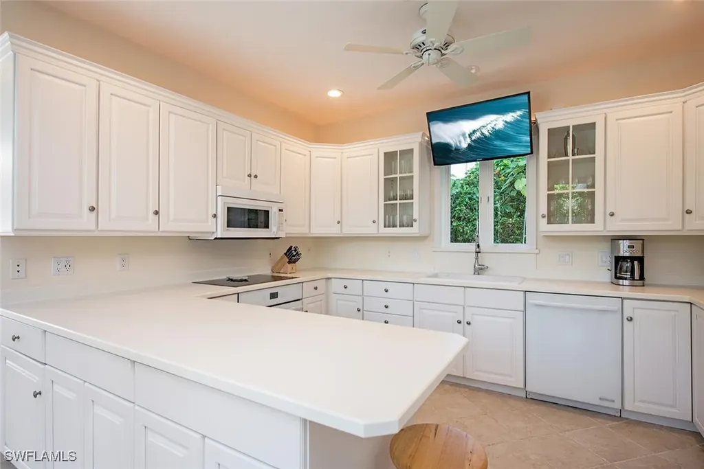 369 2nd Avenue N Naples FL 34102