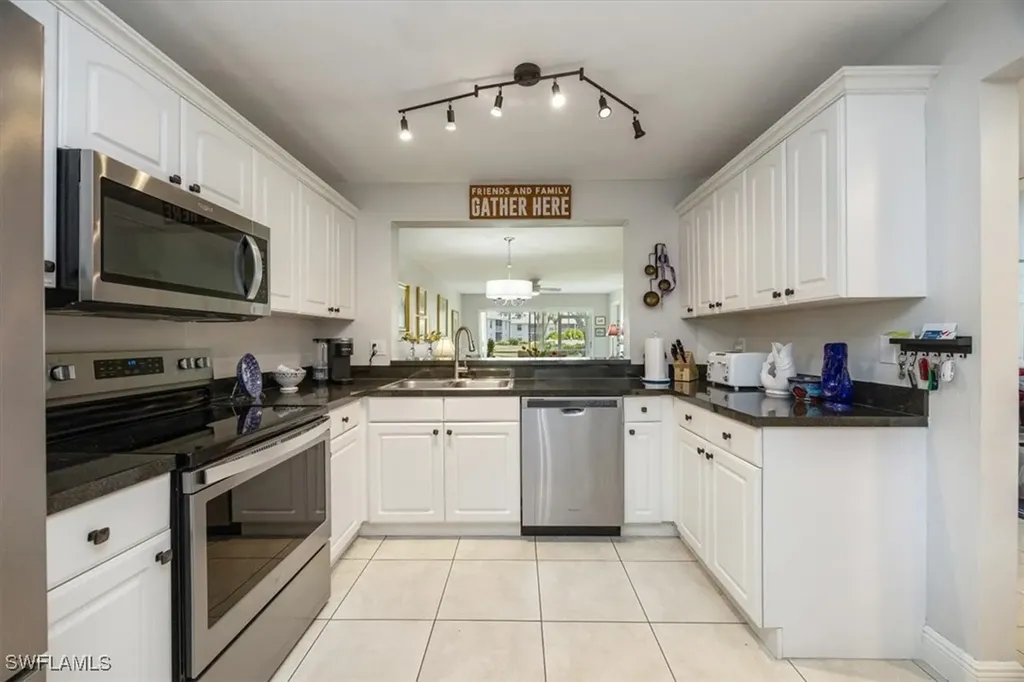 1330 Derbyshire Court Naples FL 34116
