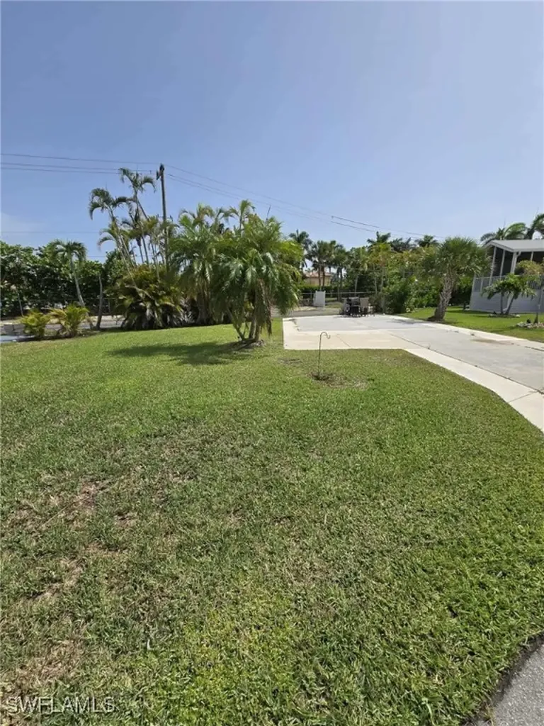 19681 Summerlin 642 Road Fort Myers FL 33908