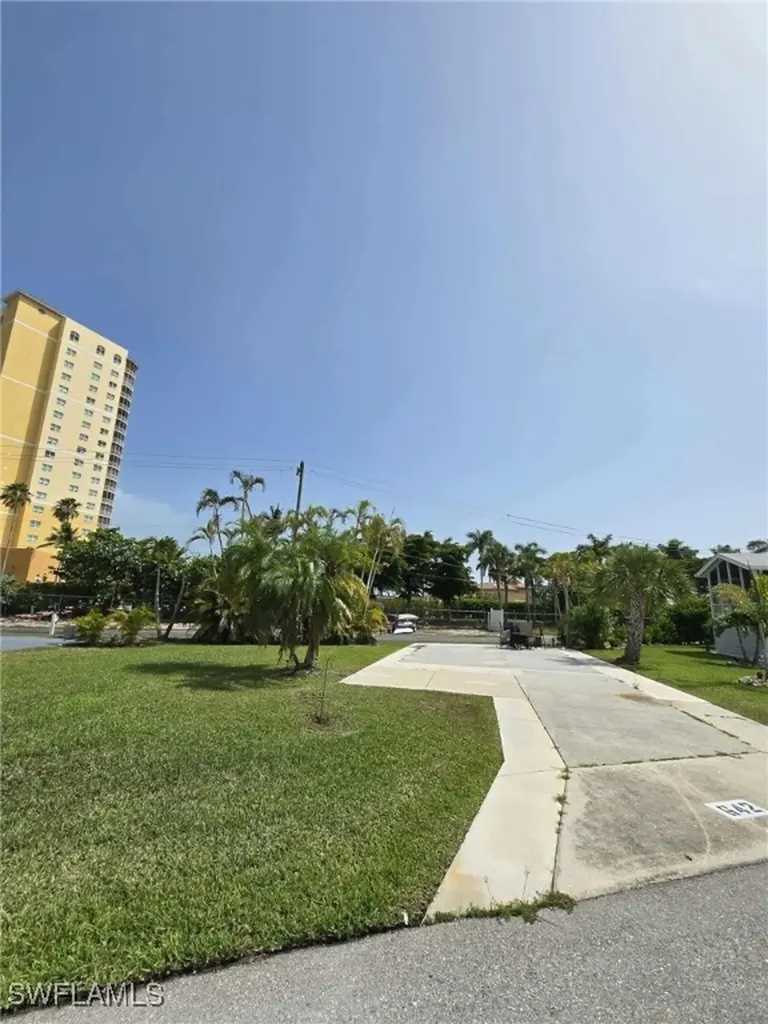 19681 Summerlin 642 Road Fort Myers FL 33908