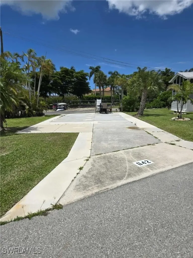 19681 Summerlin 642 Road Fort Myers FL 33908