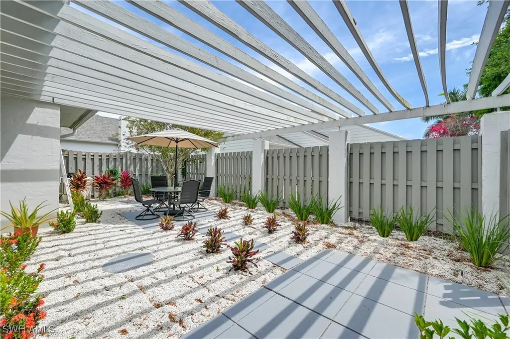 878 Meadowland Drive Naples FL 34108