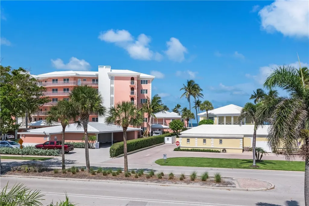 2500 Gulf Shore Boulevard N Naples FL 34103
