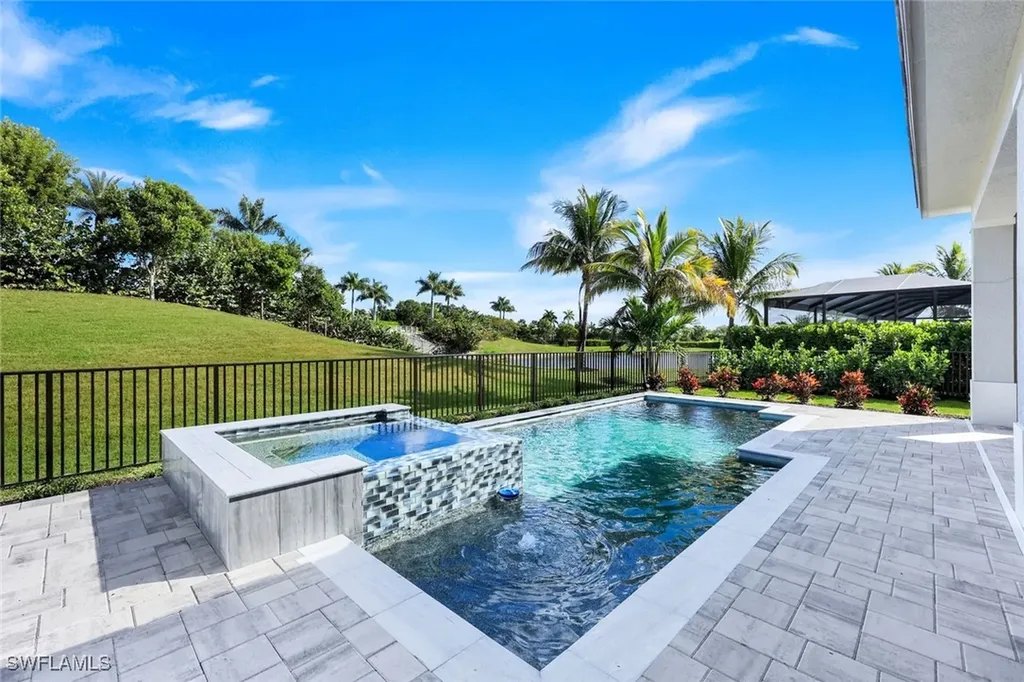14282 Charthouse Circle Naples FL 34114