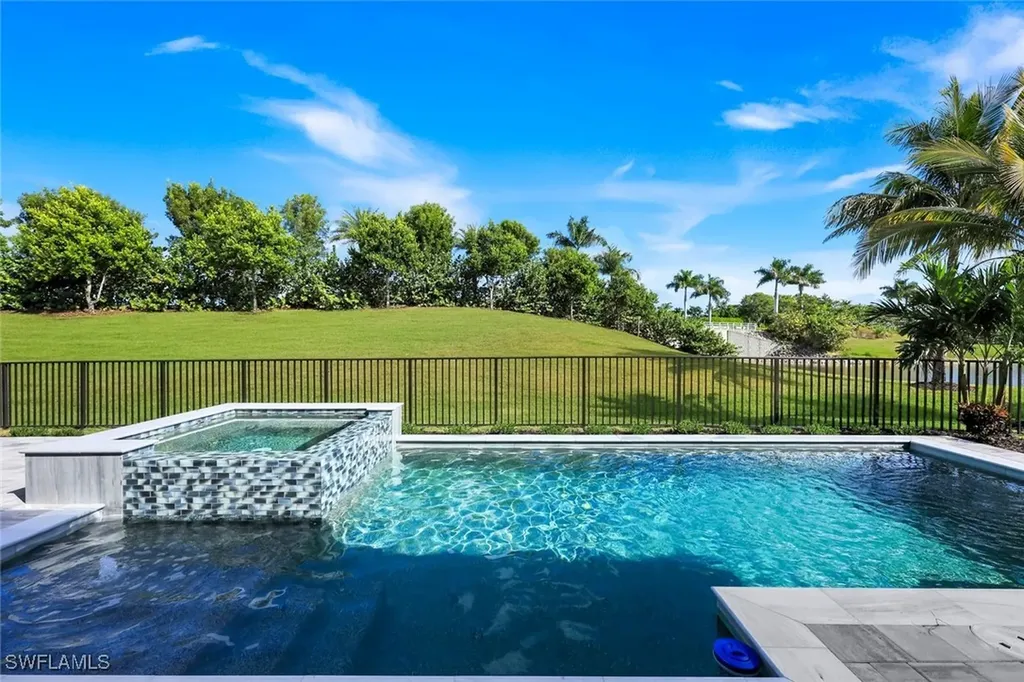14282 Charthouse Circle Naples FL 34114