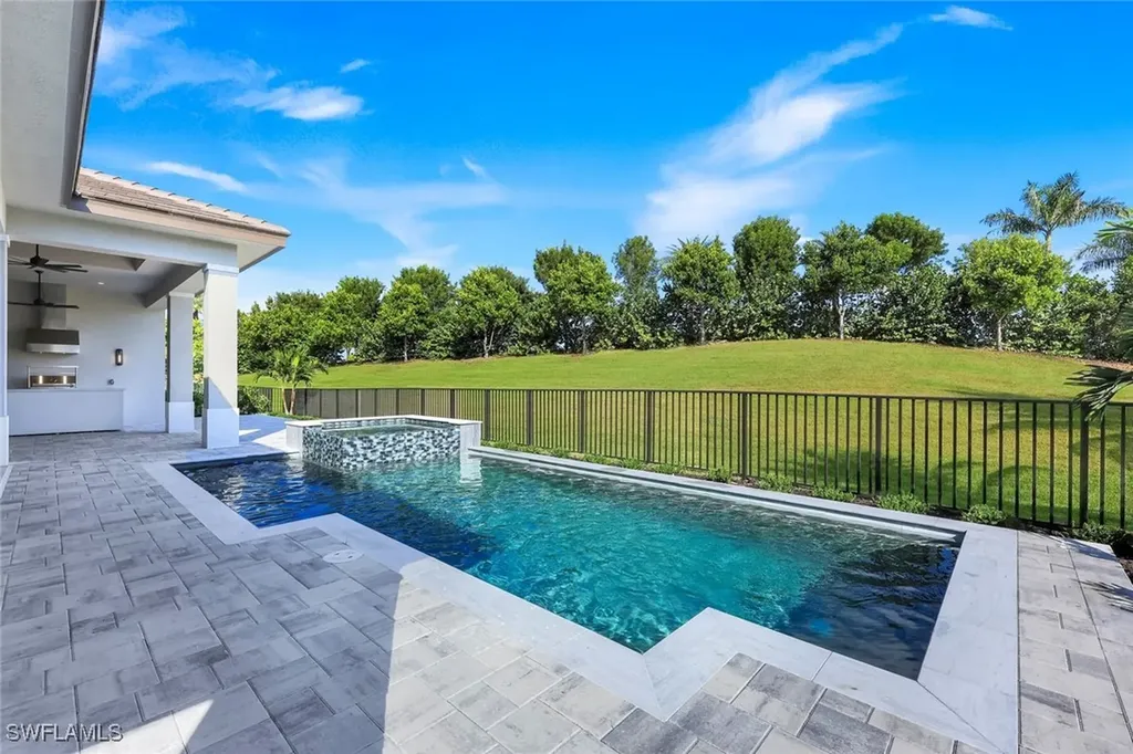 14282 Charthouse Circle Naples FL 34114