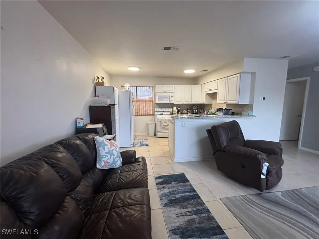 879 SE 46th Lane Cape Coral FL 33904