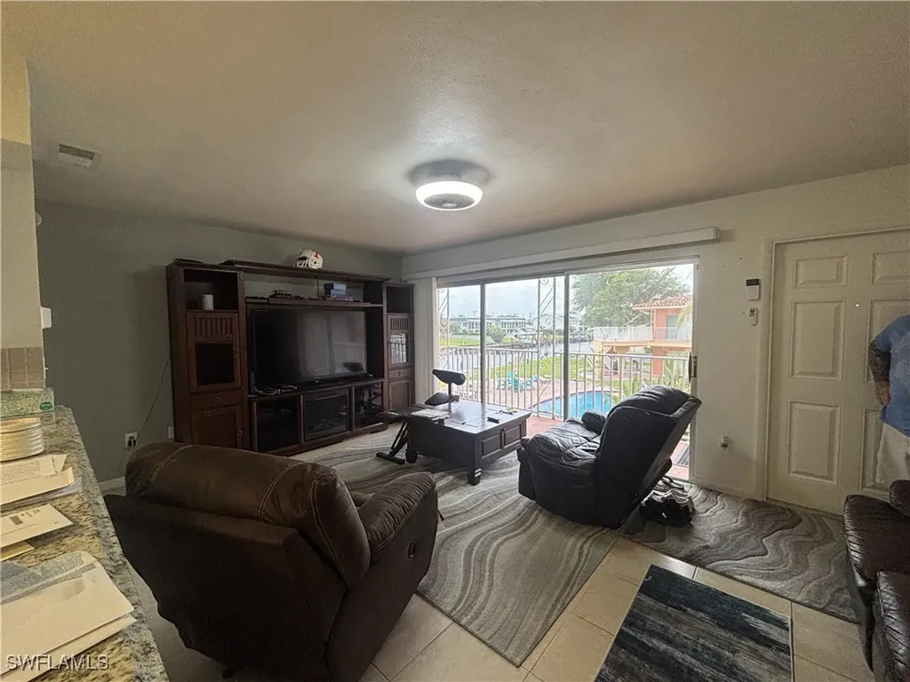 879 SE 46th Lane Cape Coral FL 33904