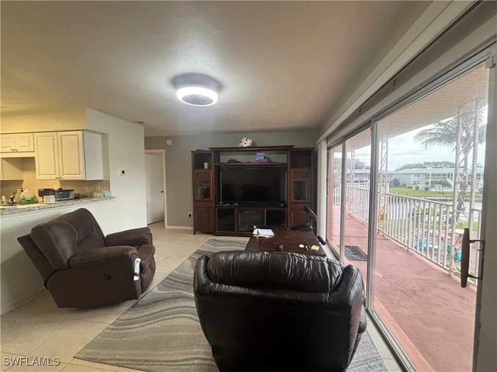 879 SE 46th Lane Cape Coral FL 33904