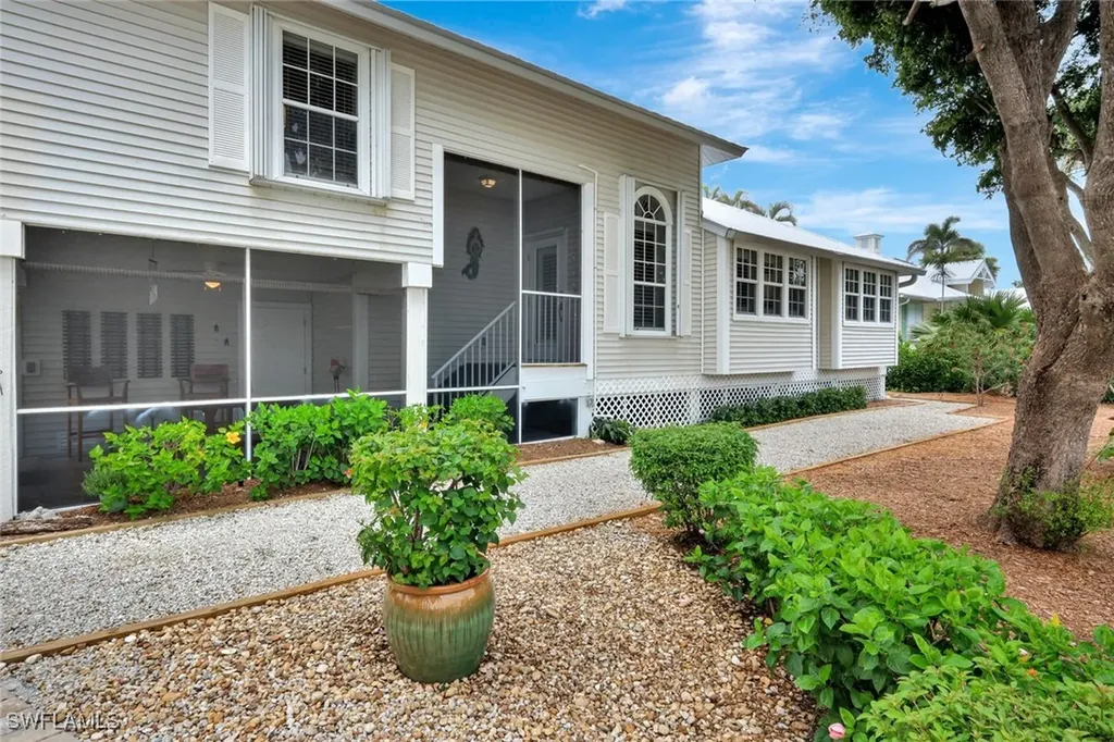 1874 Farm Trail Sanibel FL 33957