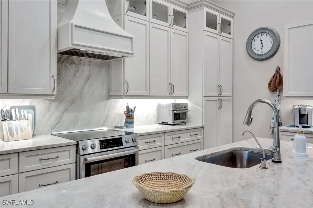 1874 Farm Trail Sanibel FL 33957