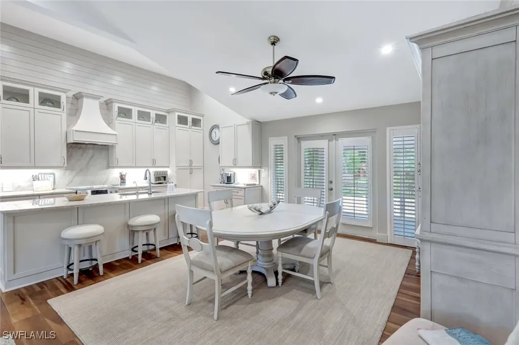 1874 Farm Trail Sanibel FL 33957