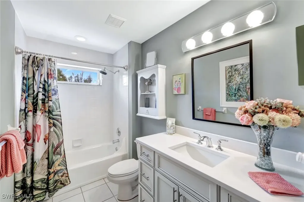 1874 Farm Trail Sanibel FL 33957