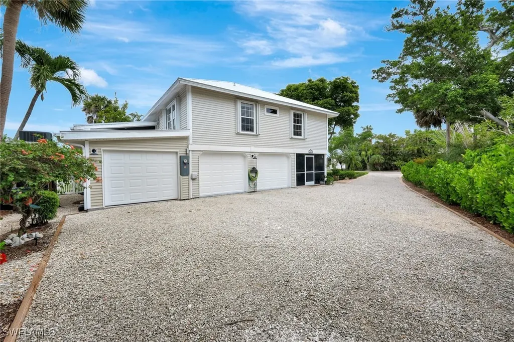 1874 Farm Trail Sanibel FL 33957