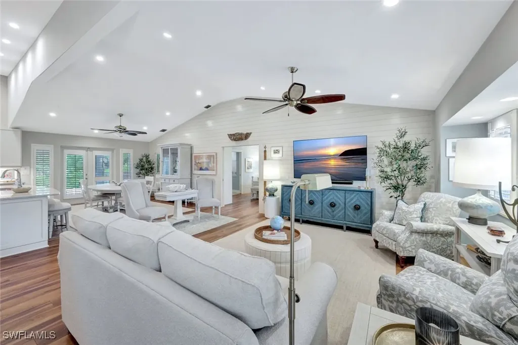 1874 Farm Trail Sanibel FL 33957