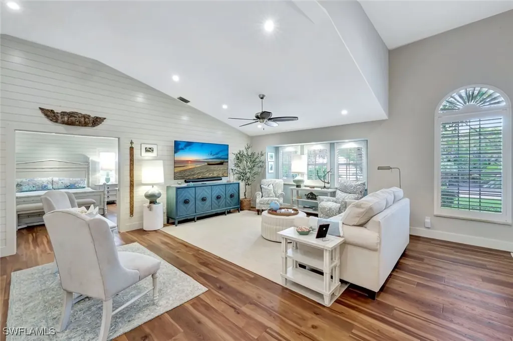 1874 Farm Trail Sanibel FL 33957