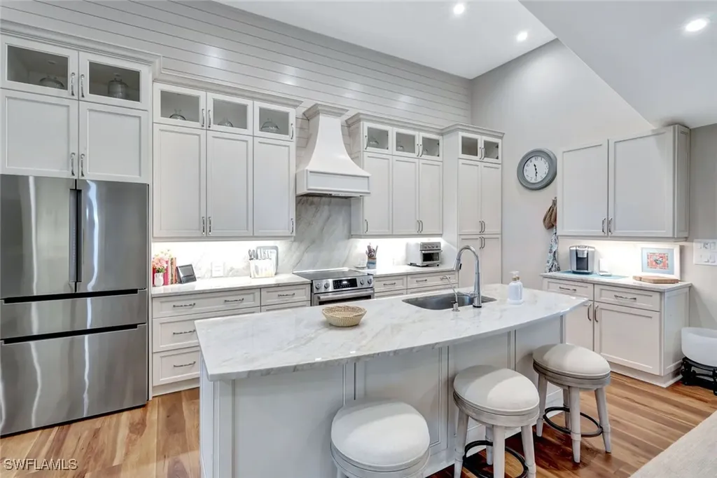 1874 Farm Trail Sanibel FL 33957