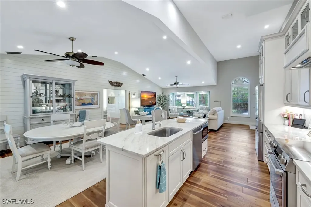 1874 Farm Trail Sanibel FL 33957