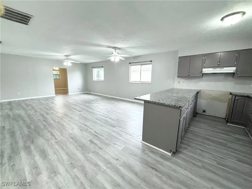1718 SW Santa Barbara Place Cape Coral FL 33991