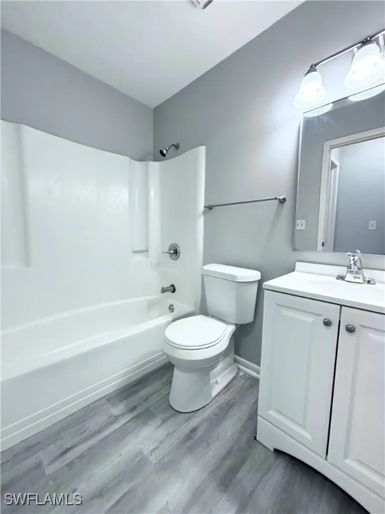 1718 SW Santa Barbara Place Cape Coral FL 33991