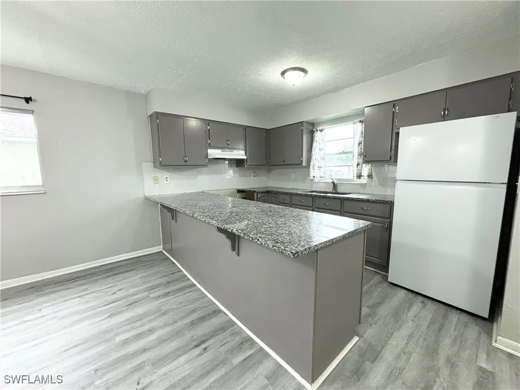 1718 SW Santa Barbara Place Cape Coral FL 33991