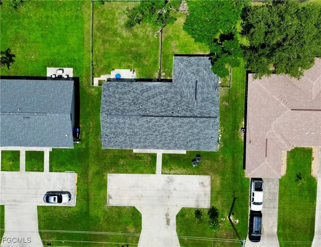 1718 SW Santa Barbara Place Cape Coral FL 33991