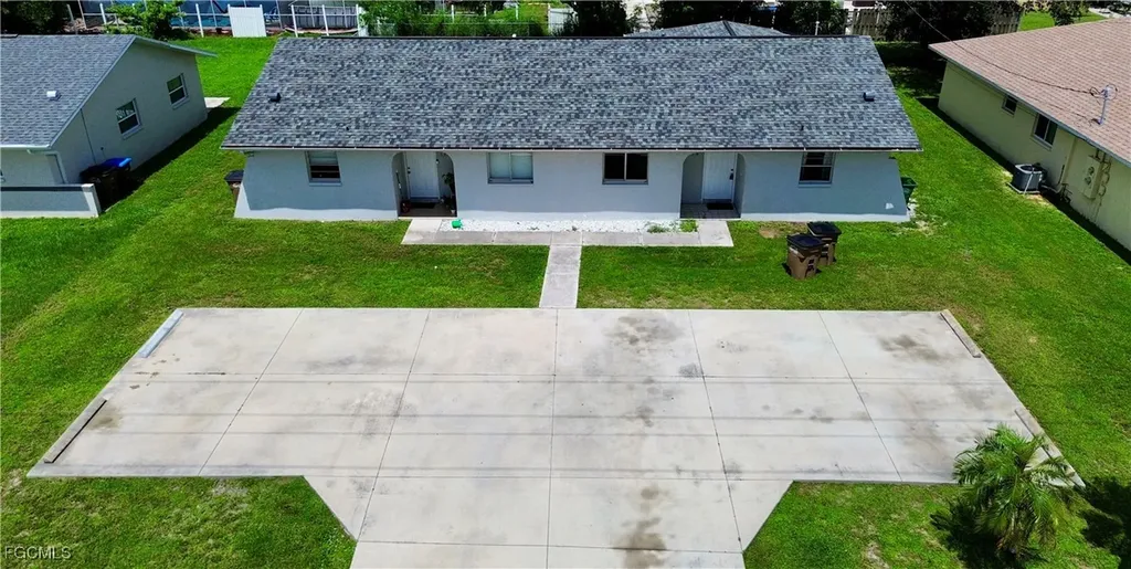 1718 SW Santa Barbara Place Cape Coral FL 33991