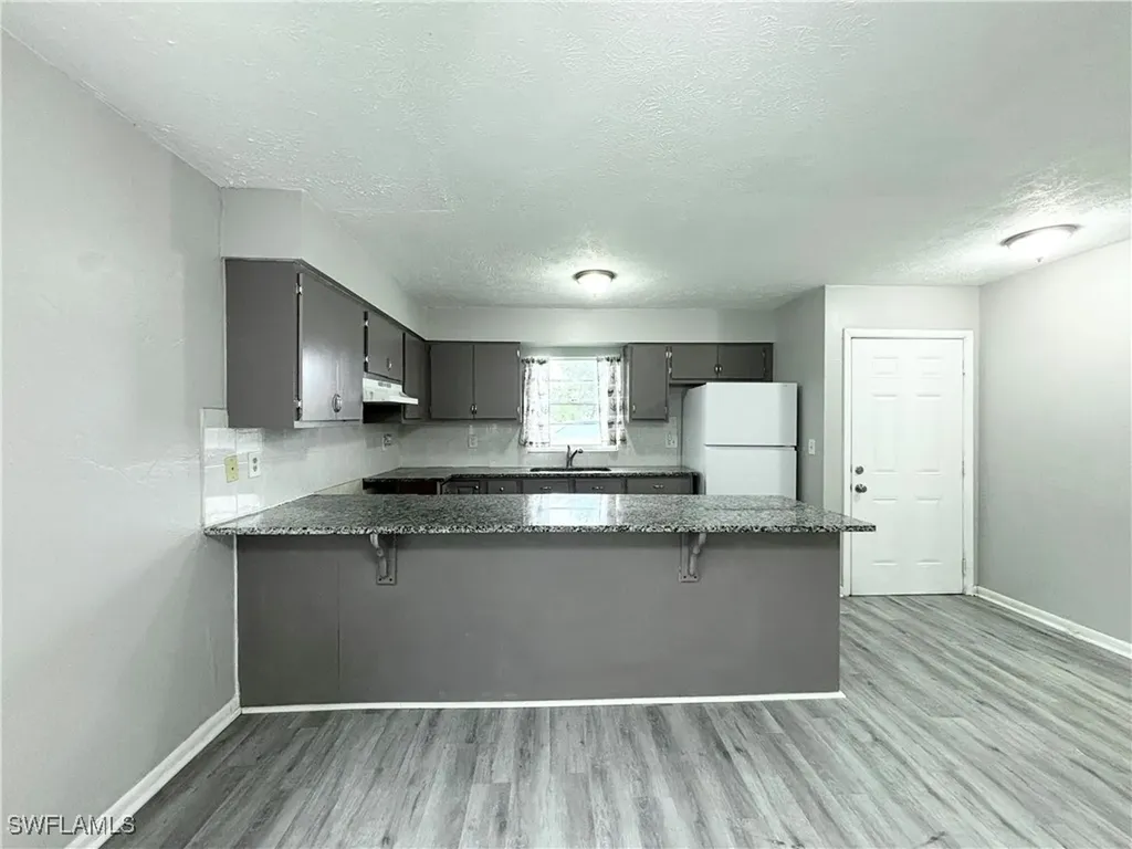 1718 SW Santa Barbara Place Cape Coral FL 33991